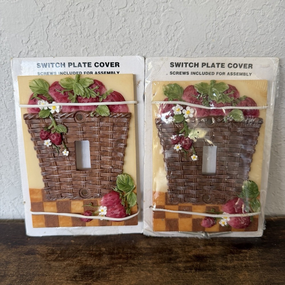 Vintage Strawberry Basket Switch Plate Covers Lot Set 2 Cottagecore Resin NEW